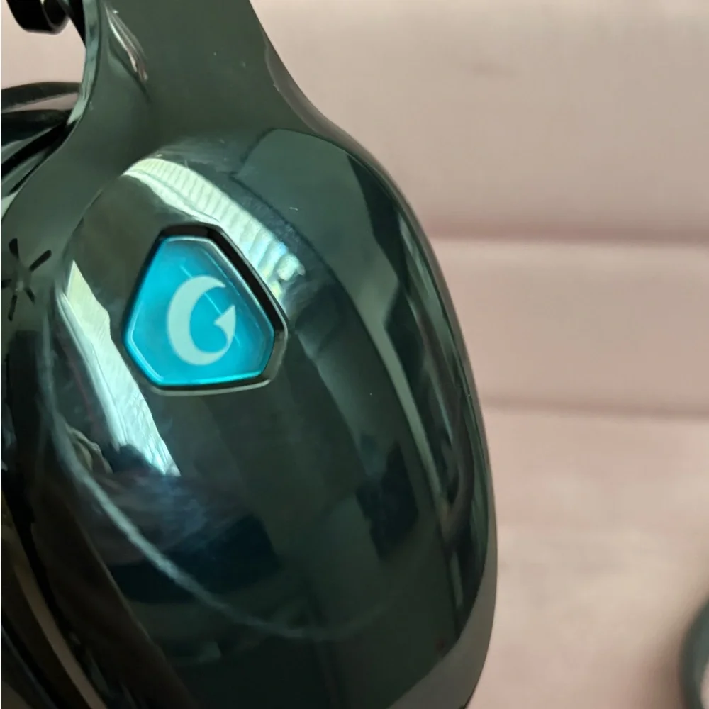 Wireless gaming headset